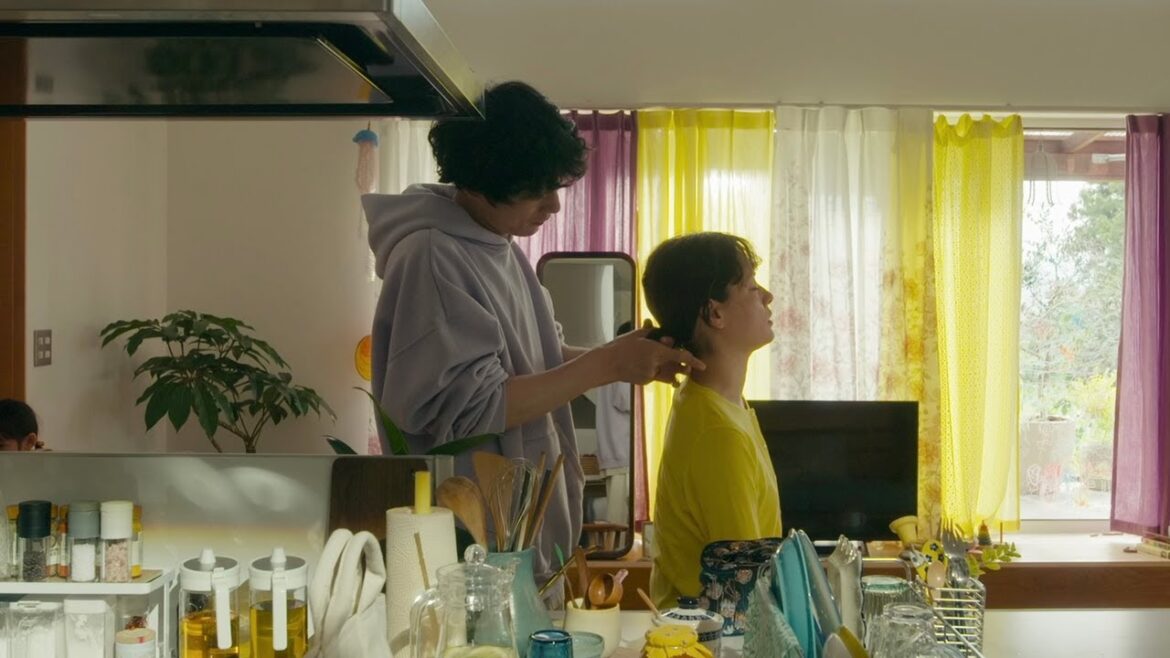 坂口健太郎、“恋人”市川実日子との朝のルーティン 映画「サイド バイ サイド 隣にいる人」本編映像