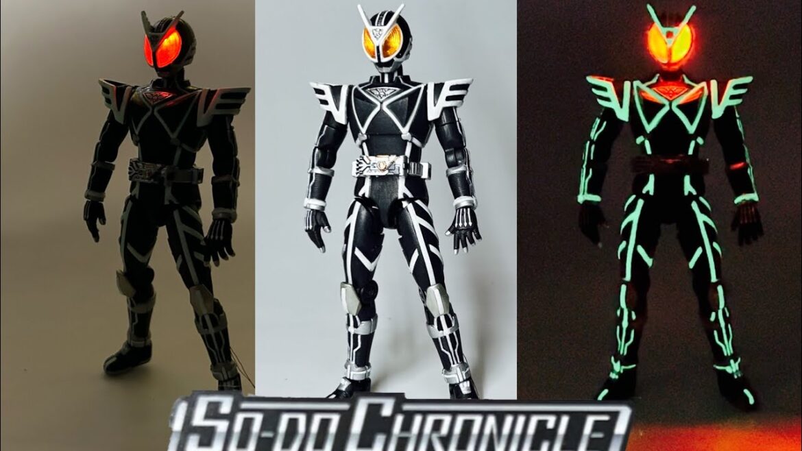 仮面ライダーファイズ装動クロニクル【デルタを光らせるっ‼︎】複眼レジンと蓄光パウダーやってみたっ‼︎