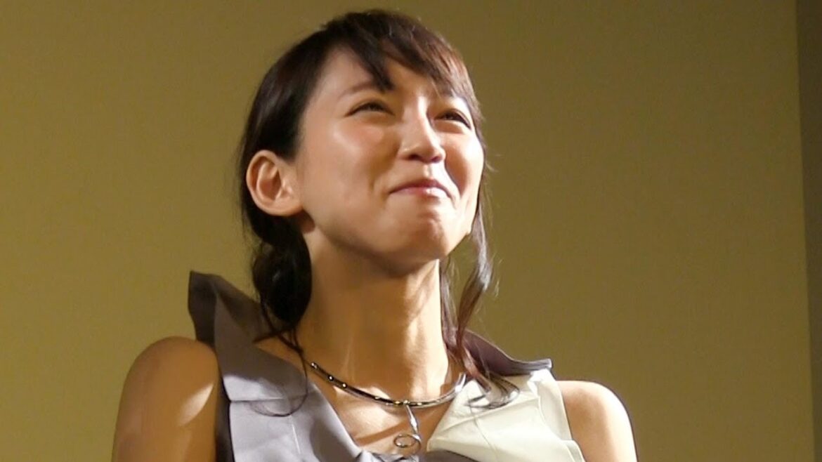 吉岡里帆、「日本のオードリー・ヘプバーン」の評価にテレ顔 映画『STAR SAND −星砂物語−』初日舞台あいさつpart2