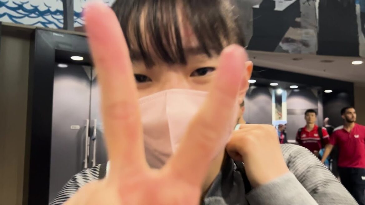 練習後、会場をあとにする張本美和「さよおなら〜」|世界卓球2023南アフリカ
