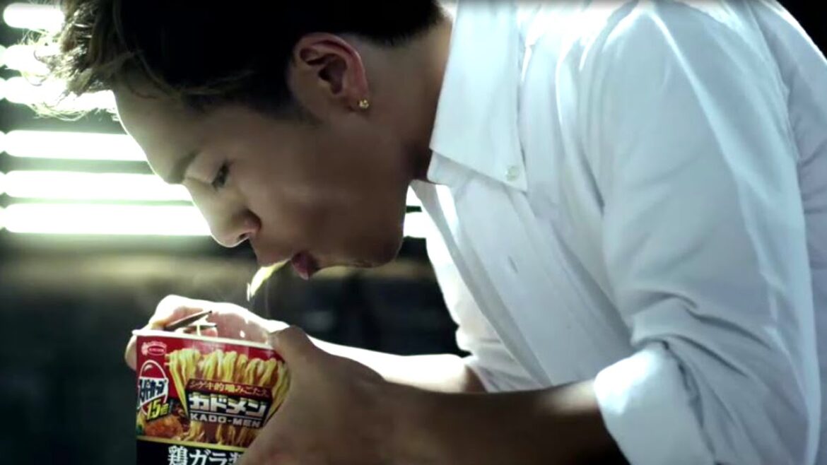 三代目JSB・登坂広臣、白シャツ姿でカップ麺すする エースコック『スーパーカップ』新CM「最高のパフォーマンス」篇