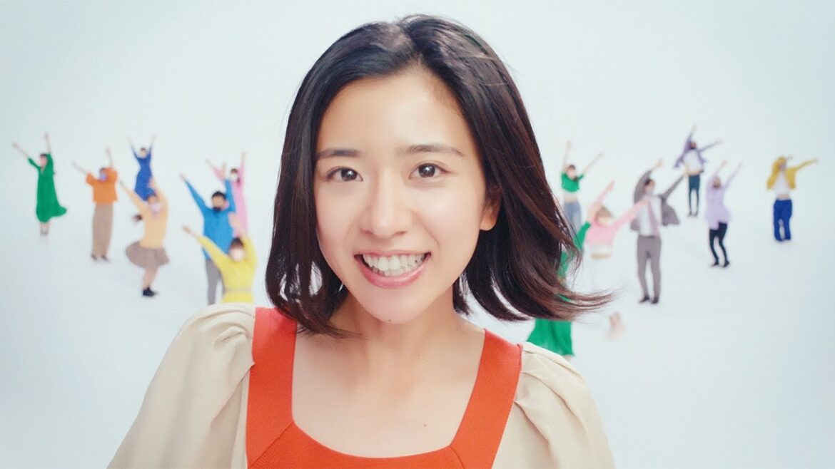 黒島結菜、ミュージカル風CMでキュートなダンス披露 iSDGマスク「ダンス篇」