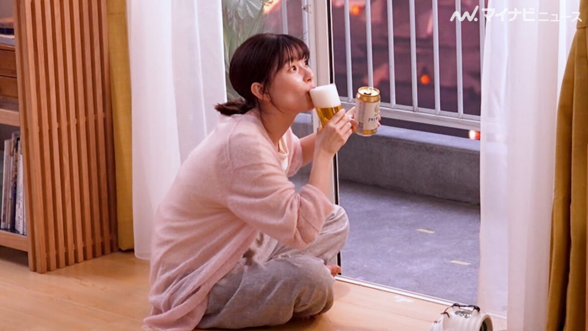 芳根京子、溢れそうになるビールを「おっとっと」自然体な演技がキラリ! 『アサヒ生ビール』新CM&メイキング映像公開