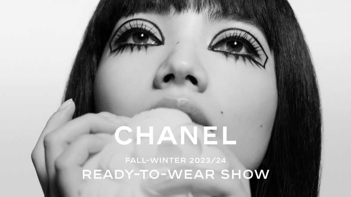 CHANEL Fall-Winter 2023/24 Ready-to-Wear Show – Black-and-White Landscape — CHANEL Shows
