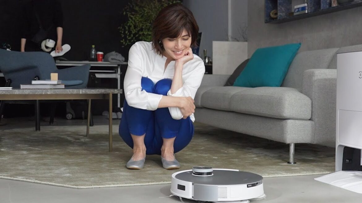 内田有紀、動いてるロボット掃除機に「癒される」/エコバックスジャパンCM+メイキング・インタビュー