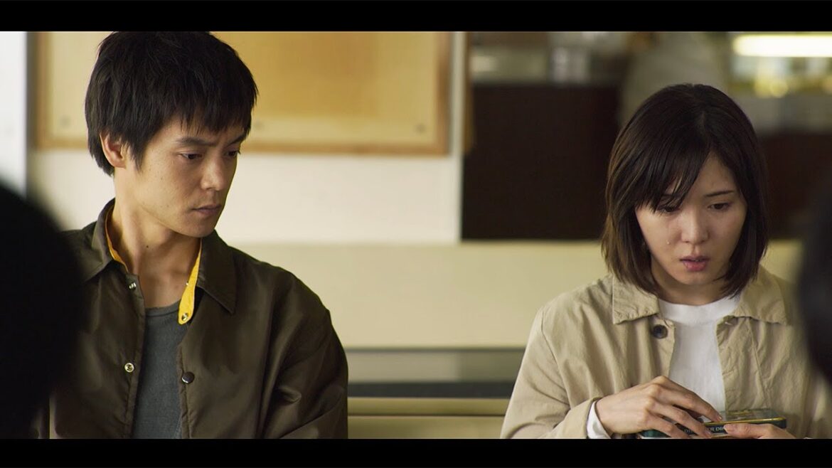 松岡茉優、家族の“ある秘密”に大粒の涙… 窪田正孝とダブル主演 映画「愛にイナズマ」本予告