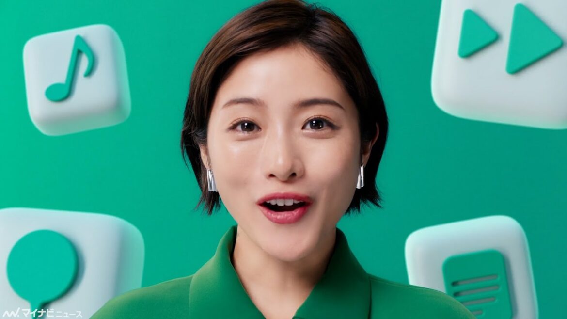 石原さとみ、ばっさりショートカットに!青から緑へのドレスチェンジにも注目 NTTドコモ新CM公開
