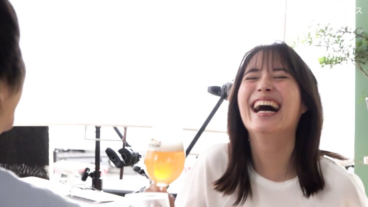 広瀬アリス、大森南朋と見つめ合いからの爆笑?アドリブ満載な撮影の裏側 『キリン スプリングバレー』新CM&メイキング映像公開
