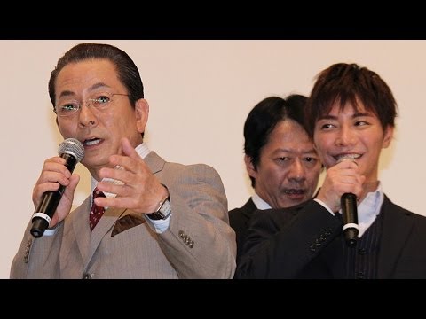 相棒・成宮が水谷の”父親の顔”暴露 「相棒-劇場版3-」 大ヒット御礼舞台あいさつ(1)