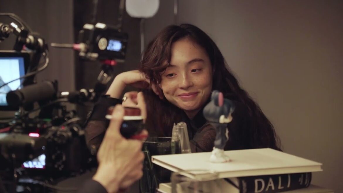 『アイスクリームフィーバー』メイキング映像A モトーラ世理奈 〜佐保の笑顔と寝顔とネコ〜