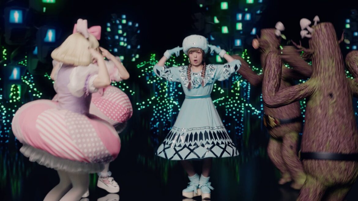 Kyary Pamyu Pamyu – HARAJUKU IYAHOI(きゃりーぱみゅぱみゅ – 原宿いやほい) Official Music Video