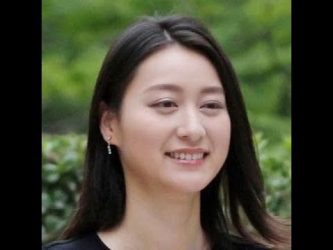 富川悠太が小川彩佳の二の腕に触れて「ぷにぷにだね」と問題発言!?
