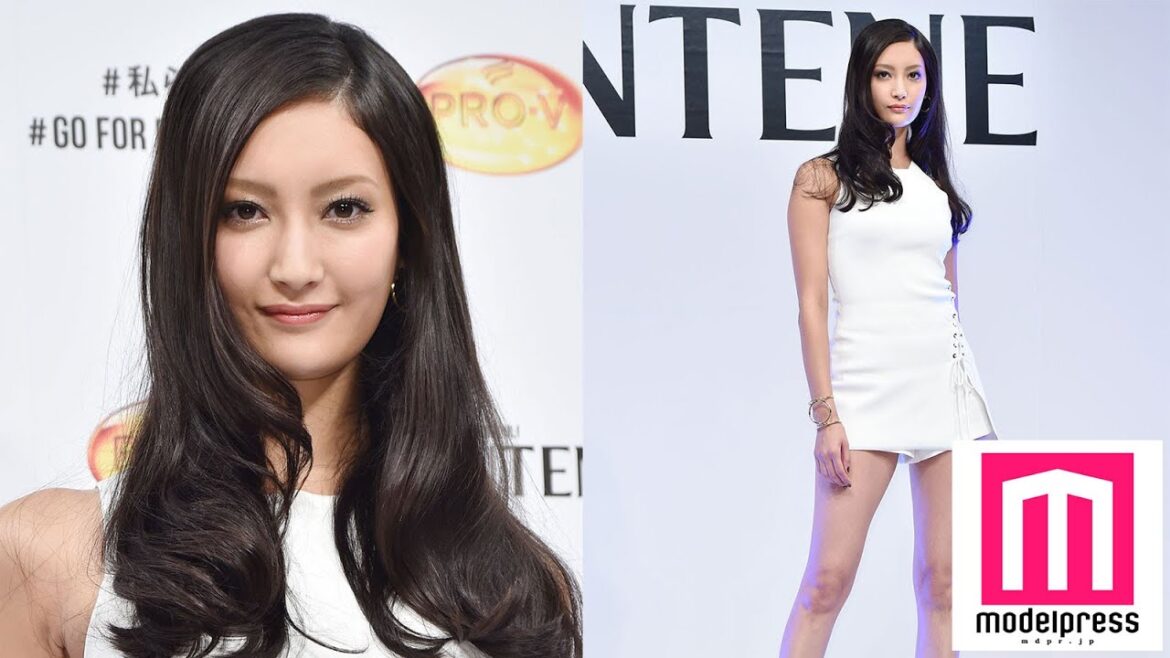 菜々緒、圧巻スラリ美脚を大胆披露 “自分の名刺”と自信