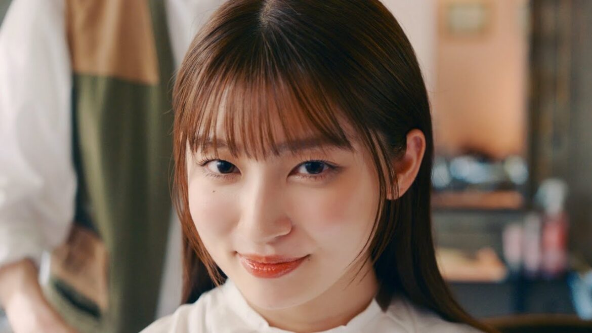吉川愛が小悪魔的ニヤリ! その理由とは? ホットペッパービューティーCM