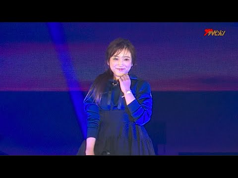 矢吹奈子、ダークなコーデで大人な魅力全開 ! めるる・藤田ニコルらと競演 『Rakuten GirlsAward 2023 AUTUMN/WINTER』