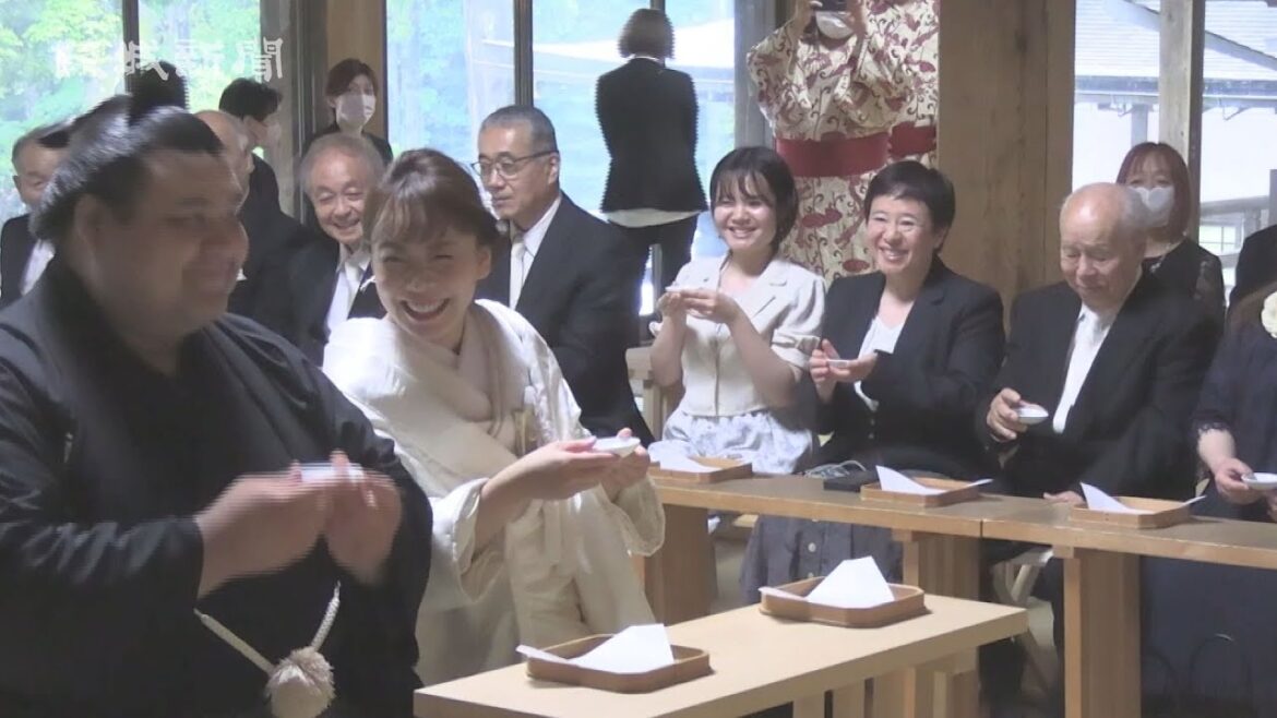 高安関、筑波山神社で挙式 地元関係者ら祝福