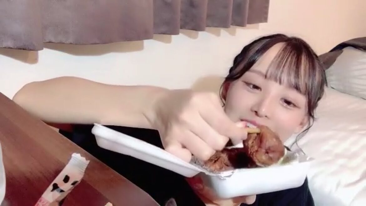 【STU 福田朱里】タコの入ってないタコ焼きをじゃがりこで食らう