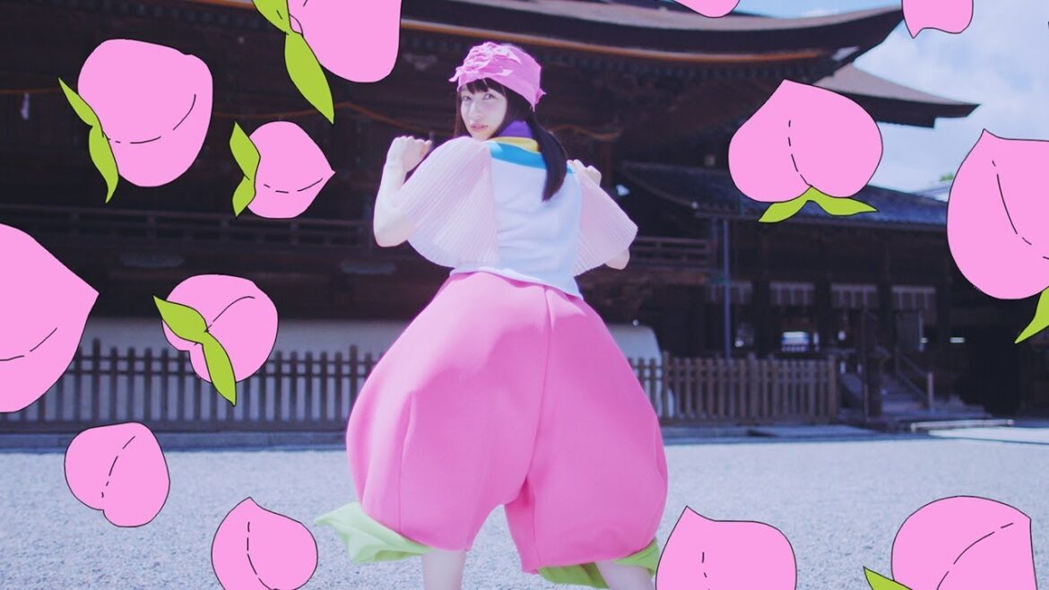 桜井日奈子、“桃尻”衣装でキュートにダンス! 岡山市PR動画で