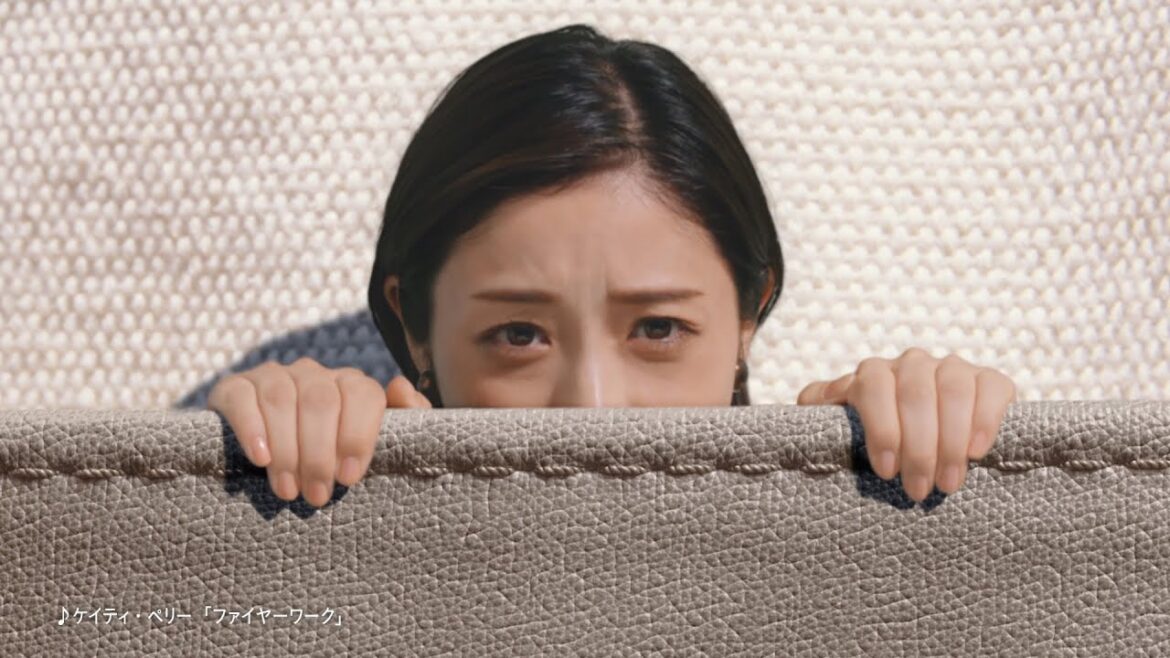 CMで小さくなった石原さとみ、もっと小さくなったら風邪菌を退治したい/NTTドコモ新CM「iPhone 新登場」篇