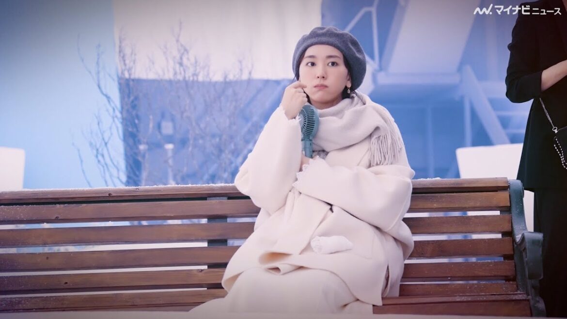 新垣結衣、“エアチョコ”をパクッ!メイキング映像公開 明治「メルティーキッス」新CM