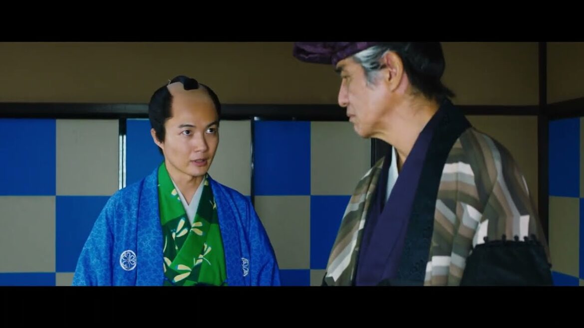 映画『大名倒産』”息子”神木隆之介 vs ”父”佐藤浩市、対峙シーン本編映像【2023年6月23日公開】