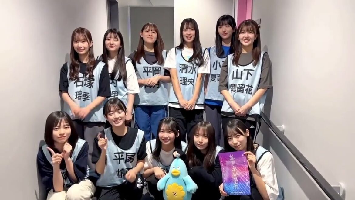 日向坂46 新参者 リハーサル終了後の 四期生 からメッセージが届きました!!円陣の掛け声は、「空まで届け ハッピーオーラ 一体感」です! 明日は全力で盛り上がりましょう! 乃木坂46 櫻坂46