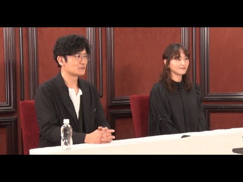 B1- 稲垣吾郎「結婚のことを聞きたい」 “想定外”の内容に突っ伏す 「街占い」に突然出現…飲み屋街が大興奮
