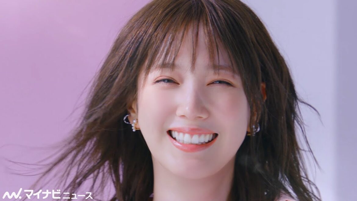 本田翼、春らしい装いでまぶしい笑顔全開!GLOBAL WORK新CM公開
