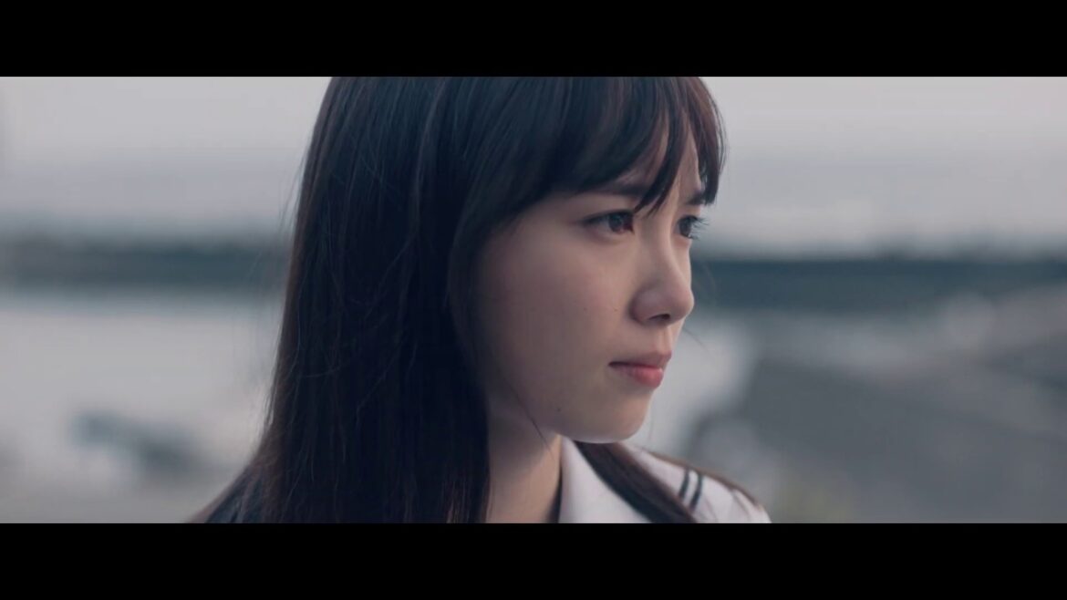 真辺由宇(飯豊まりえ):誰よりも真っ直ぐで、正しく、凜々しい少女