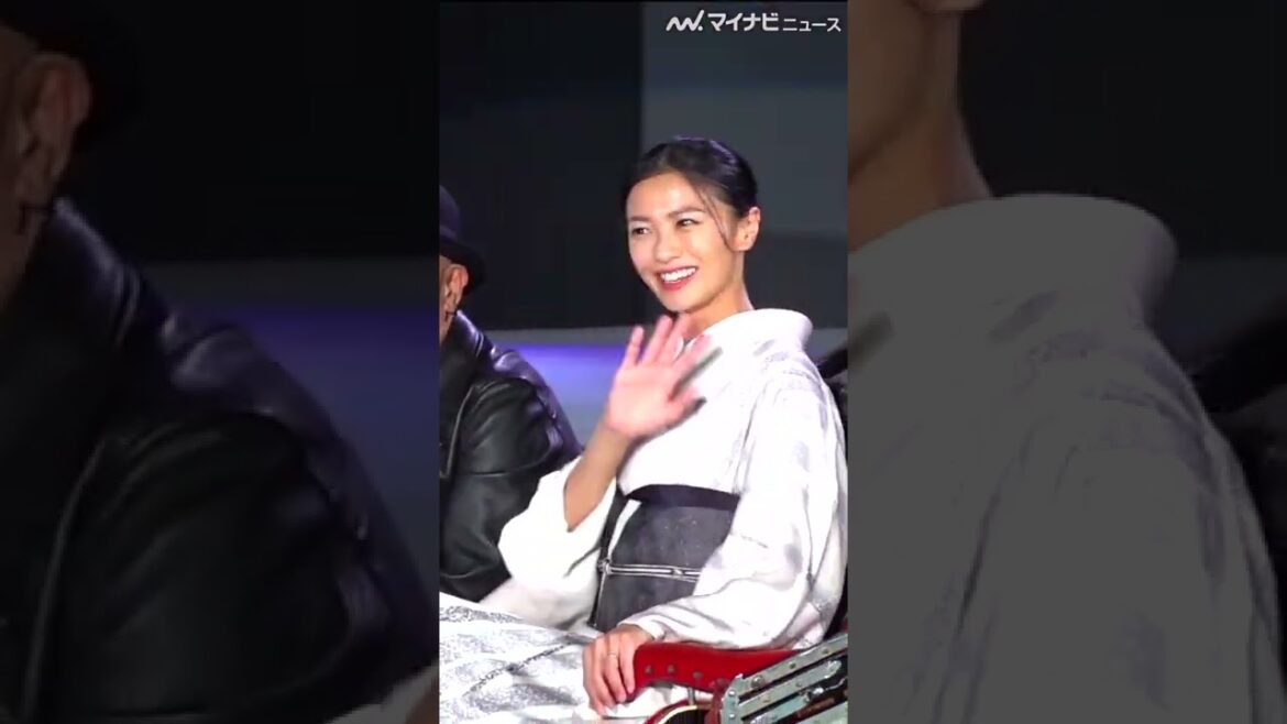 水川あさみ、前田敦子、榮倉奈々ら女優陣が艶やか着物姿で人力車に乗り登場 『モダンラブ・東京~さまざまな愛の形~』完成披露イベント #shorts