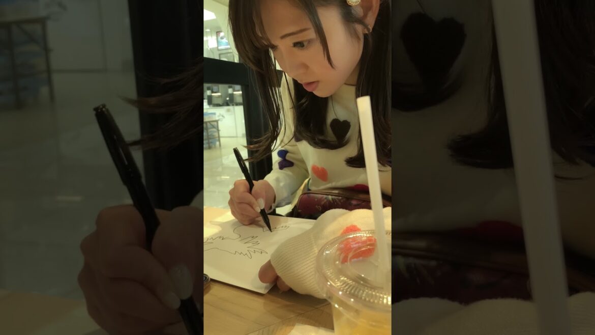 【謹賀新年 令和六年】エイチトーン #shorts #成田梨紗 #辰年 #dragon #cafe #お絵描き #risa
