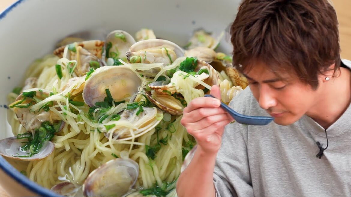 【アサリだしの旨味が口いっぱいに広がる】簡単オシャレなあさりそば!ラーメン屋では出せない味わいだ
