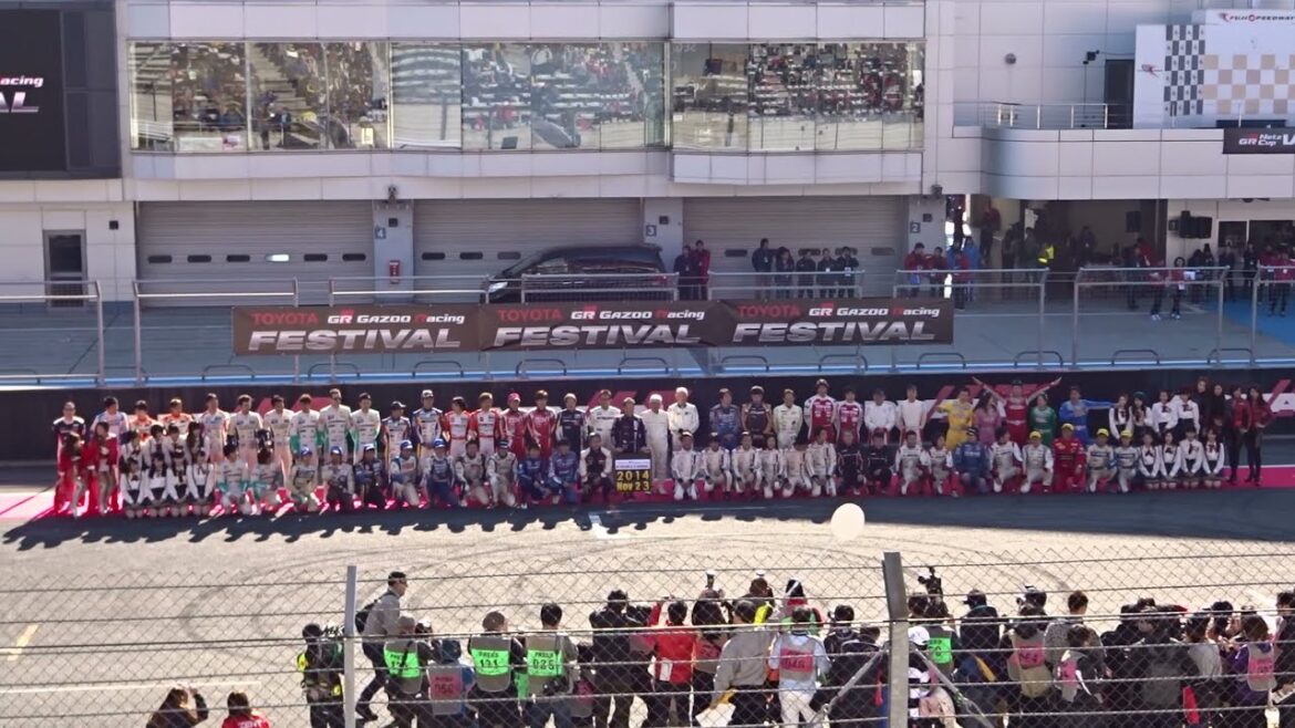 20141123 AKB48チーム8 TOYOTA GAZOO Racing FESTIVAL 2014 ウェルカムセレモニー in富士スピードウェイ