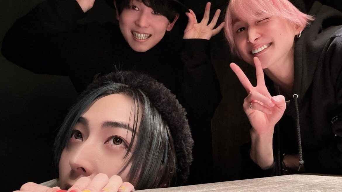 Snow Man・佐久間大介⛄️💛★★人気声優の蒼井翔太&山下大輝とラブラブ3ショットがエモい✨✨