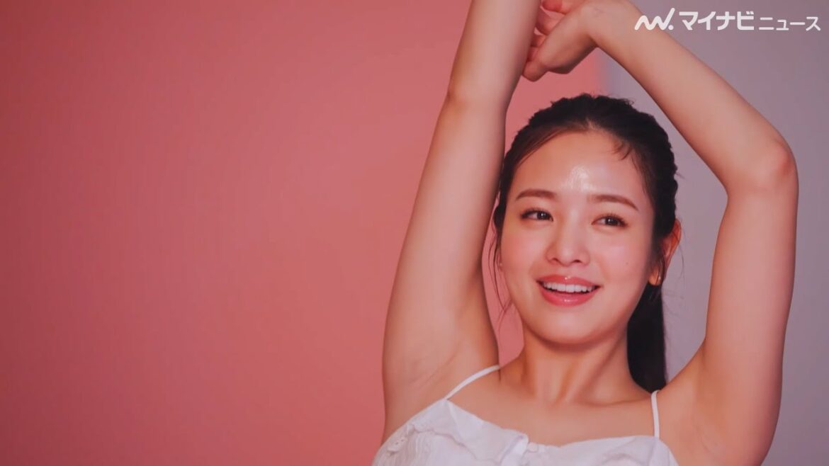 横田真悠、ツヤツヤな肌を披露!どの角度から見ても綺麗なボディで魅了 『ヴィート』ビジュアル撮影メイキング動画公開