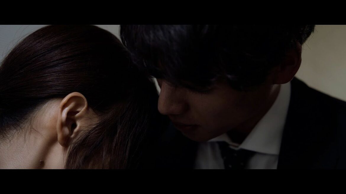 福士蒼汰と松本まりかが抗えない関係に“溺れる” 映画『湖の女たち』予告編
