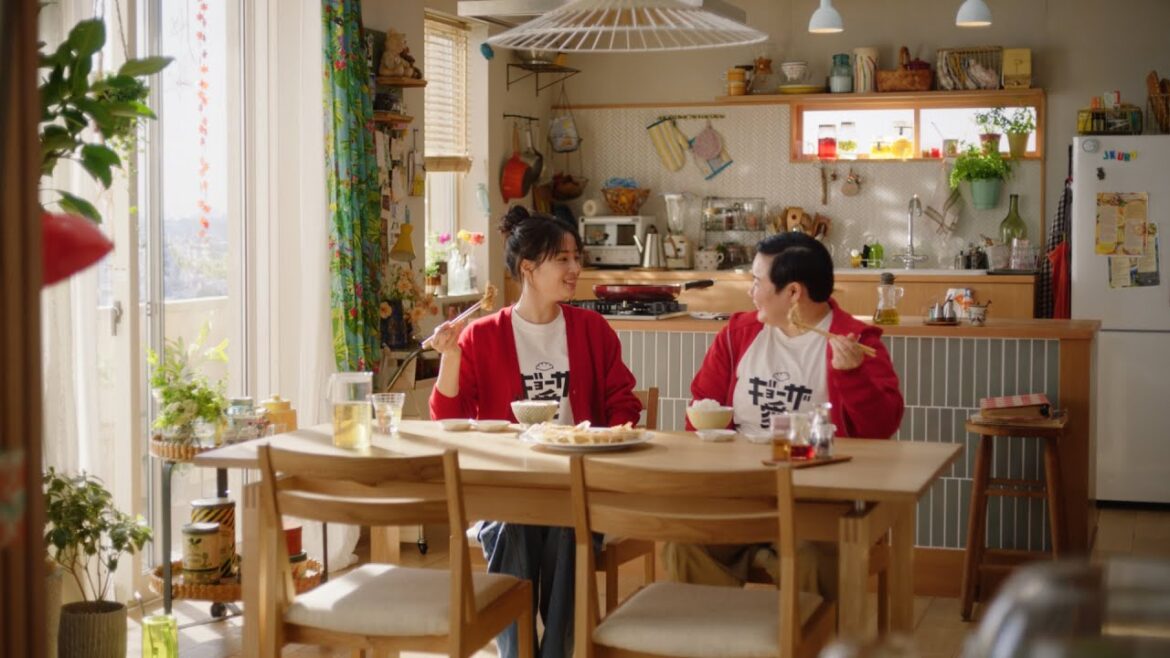 「ギョーザ」羽根パネェ~!すずドッキリ成功篇 30秒版