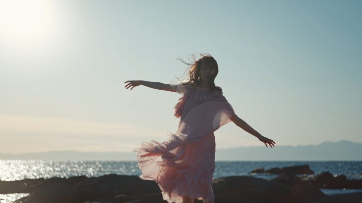 生田絵梨花「No one compares」MV