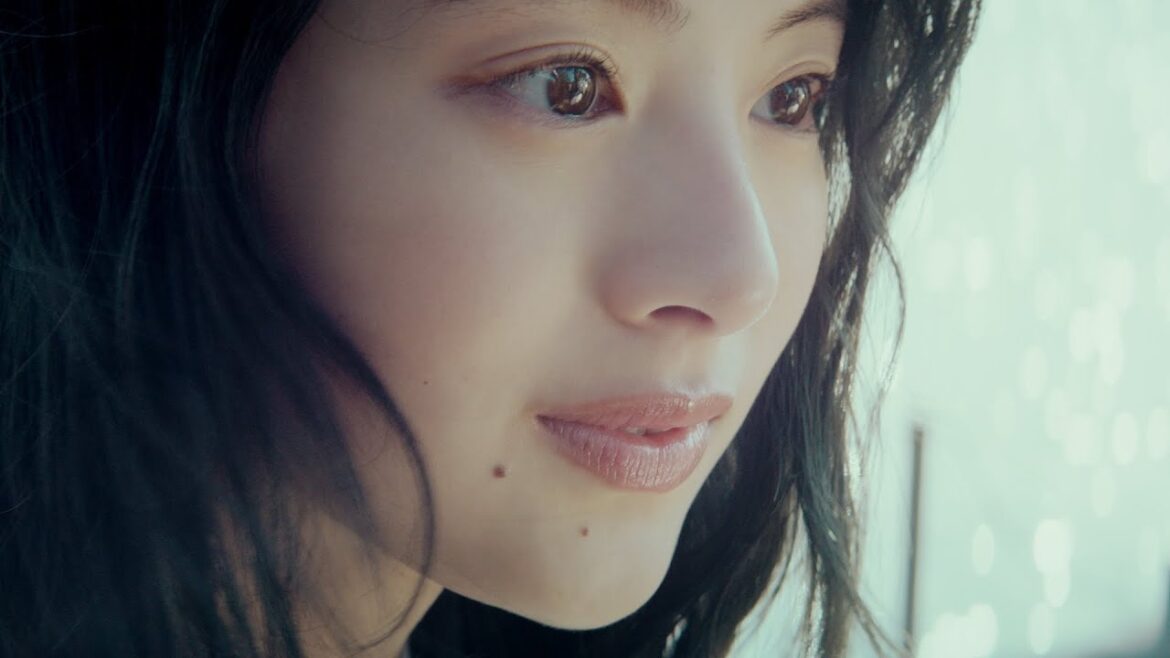 【CMメイキング&インタビュー】出口夏希、青山凌大への「好き」に込めた想い