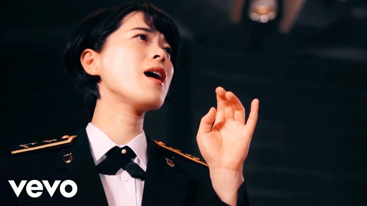 海上自衛隊東京音楽隊、三宅由佳莉 – 秋桜(コスモス) ~ アルバム『シング・ジャパン – 心の歌- 』より