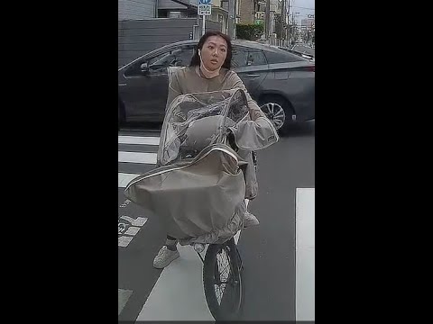【恐怖】逆走してきた自転車のおばさんに逆ギレされる