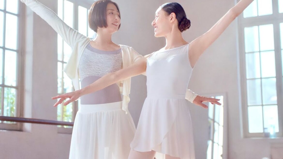 松雪泰子&栗山千明、バレエレオタード姿で11年ぶり再会に「嬉しい!」/チェルラー ホワイト CM+インタビュー+メイキング