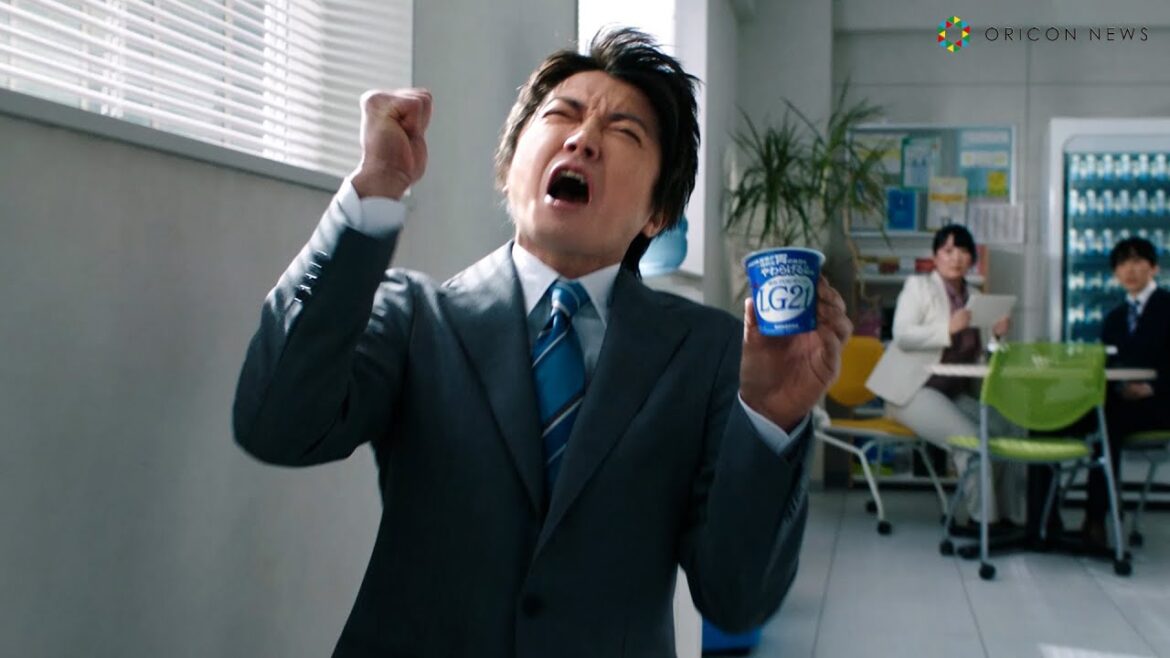 藤原竜也が胃をいたわらない現代人に向け絶叫「なんでだよおおおお!!!」 「明治プロビオヨーグルトLG21」新CM