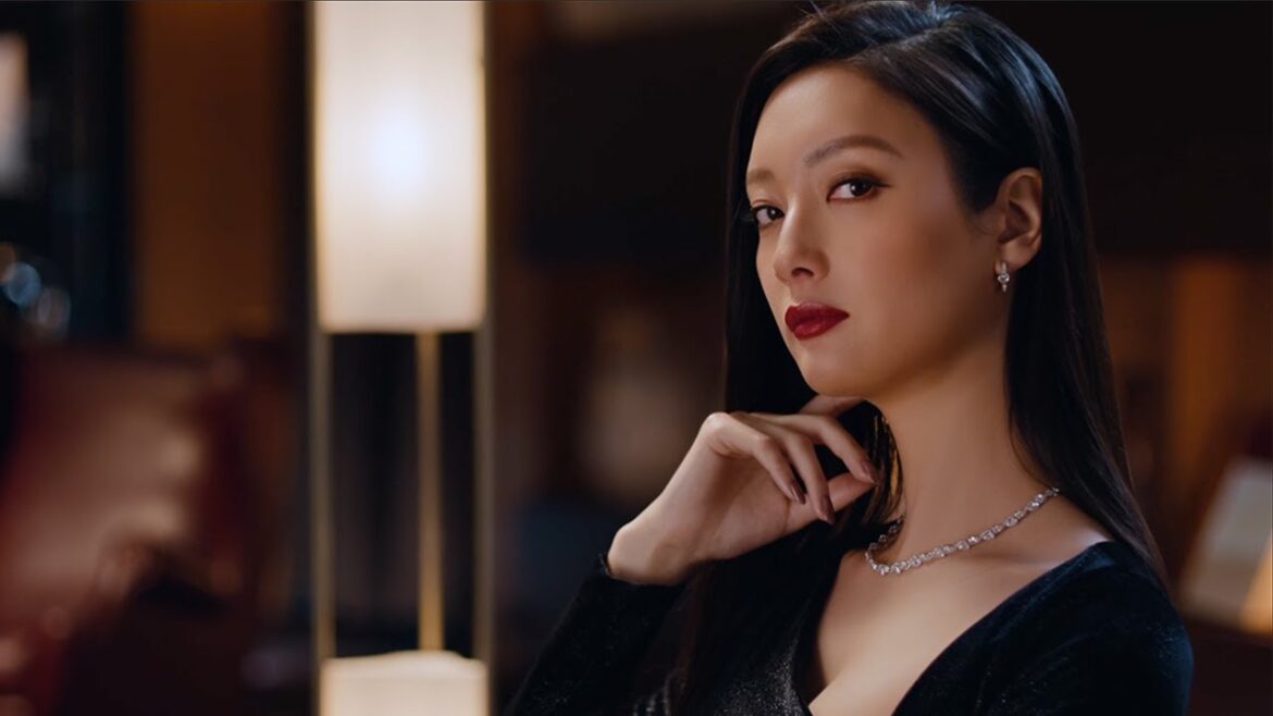 菜々緒、ゴージャスラウンジで色気漂う大人なムード醸す CM楽曲はドリカム「決戦は金曜日 – DOSCO prime Version -」 『東京シティ競馬』新CM