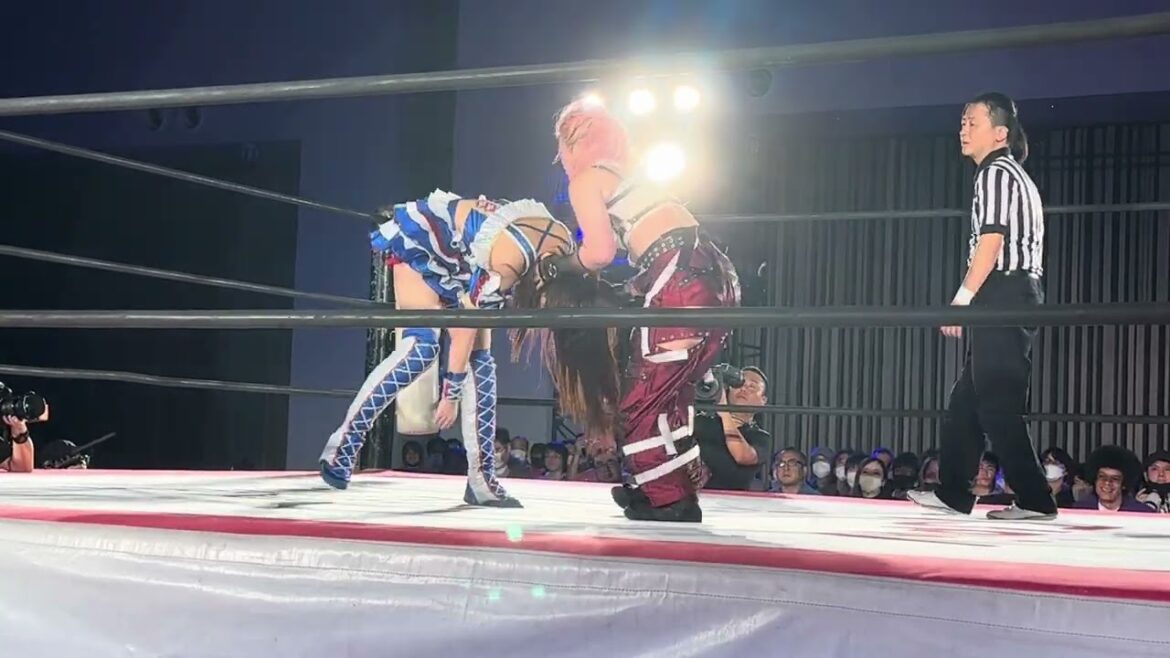 愛野ユキのダブルアームの攻撃を耐えた荒井優希が背後からのFinallyから正面からのFinallyで3カウント! 東京女子プロレス「WRESTLE PRINCESS IV」 2023年10月9日