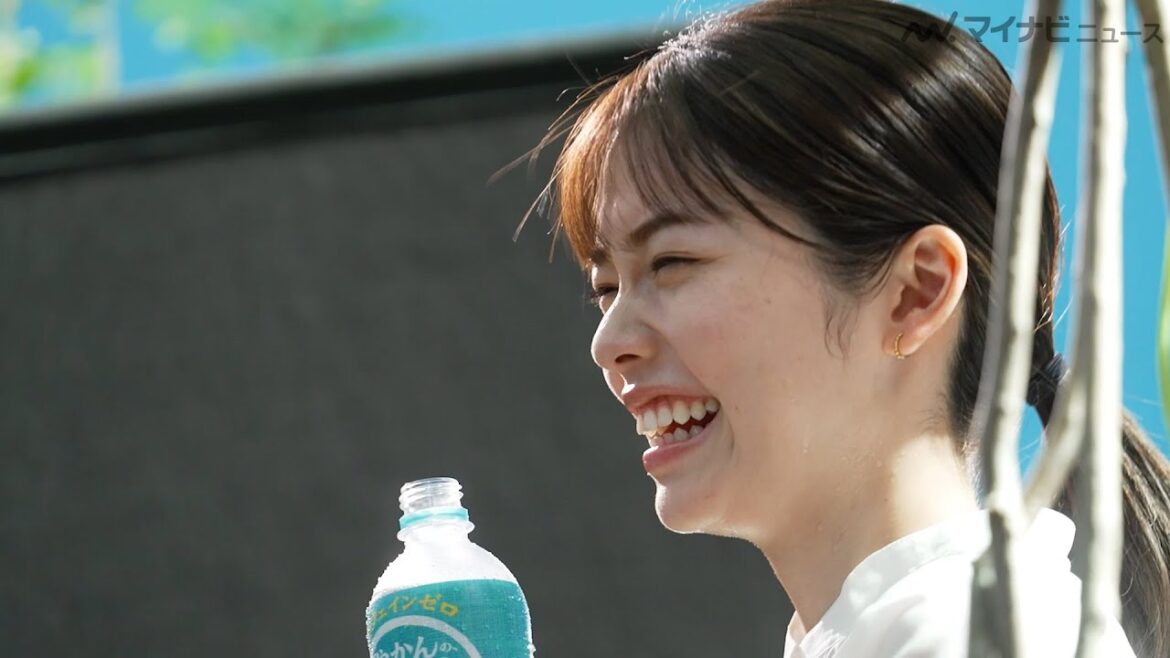 小芝風花、「カット!」の声がかかった後に、CM本編で使われないのが惜しいほどの笑顔を見せてしまう やかんの麦茶『おかえり。麦茶冷えてるよ。』編&メイキング&インタビュー公開