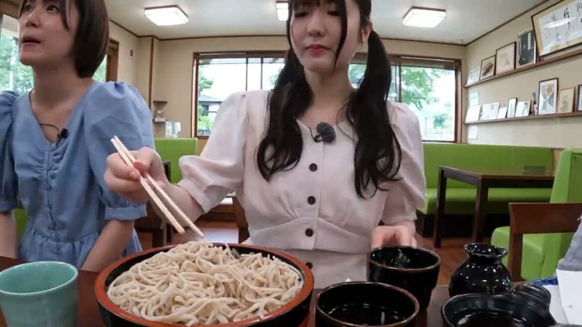 【早送り】名物のあの「大盛そば」(※実際は大盛ではない)を食べきれるか!?NGT48の名にかけて! #曽我部優芽 意地を見せる #ngt48 #信越そば部 小諸懐古園すぐそば!そば‼!蕎麦‼! #草笛