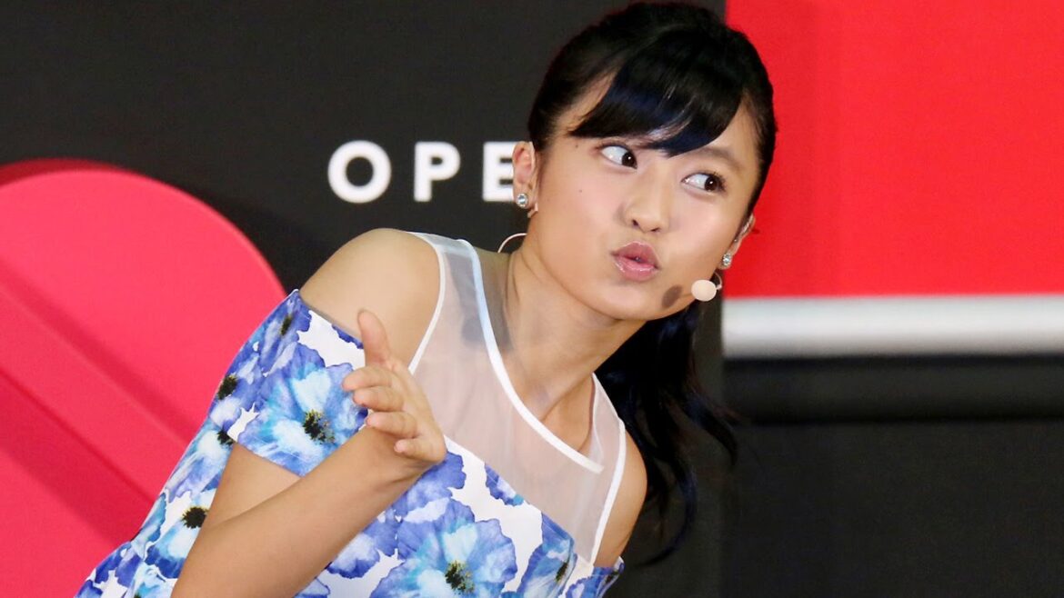 小島瑠璃子、“投げキッス”を披露!「これが仕事なの」「新・おもちゃのカンヅメお披露目イベント」3
