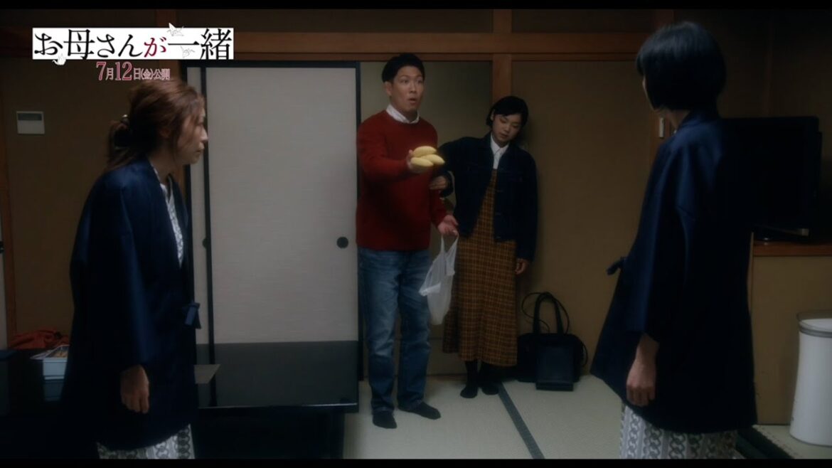 江口のりこVS内田慈バトル!青山フォール勝ちが、バナナで仲裁!?“映画『お母さんが一緒』本編映像