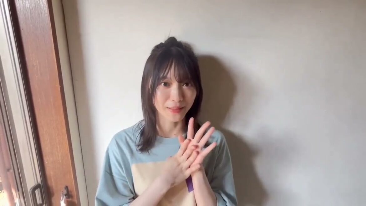 森田ひかる BUBKA9月号 7月31日!発売表紙&巻頭グラビアに登場の櫻坂46 森田ひかるさんによる告知!